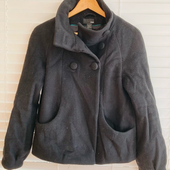 Black H&M Coat with Button Enclosure - Picture 2 of 5